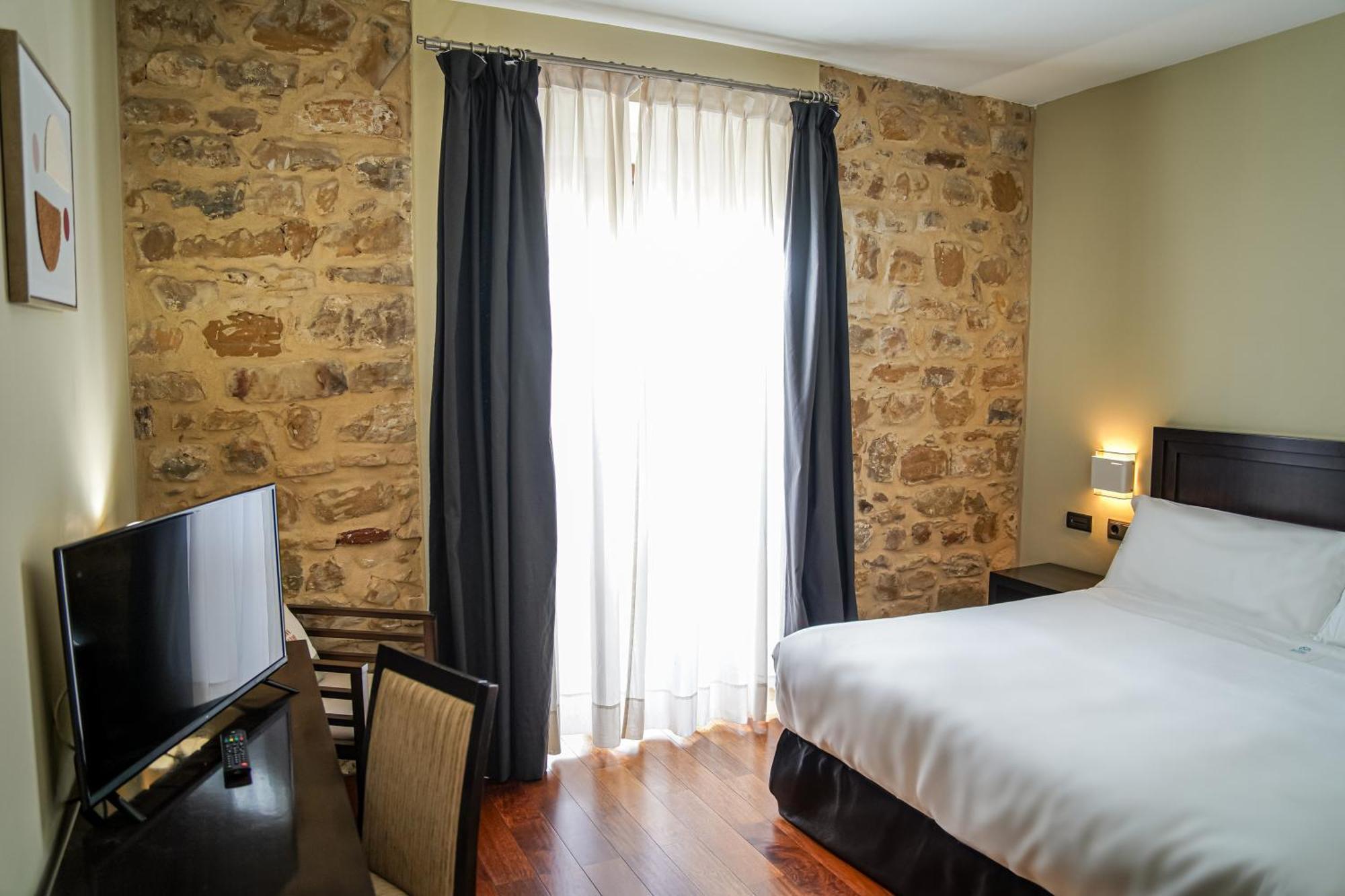 Hotel Baeza Monumental By Eme Hoteles Exterior foto